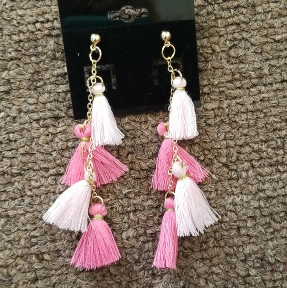 🌸 pretty in pink tassel trendy earrings